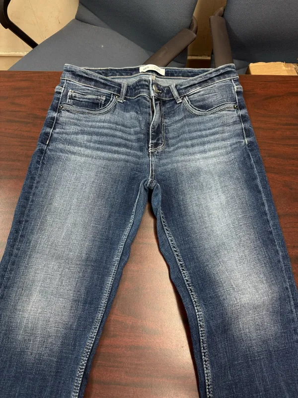 BKE Women’s Payton Universal Fit Mid-Rise Capri Jeans Size 29 - Image 2