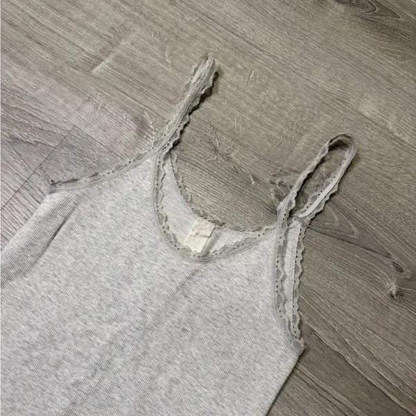 •FABLETICS• GREY LACE TANK - Image 2