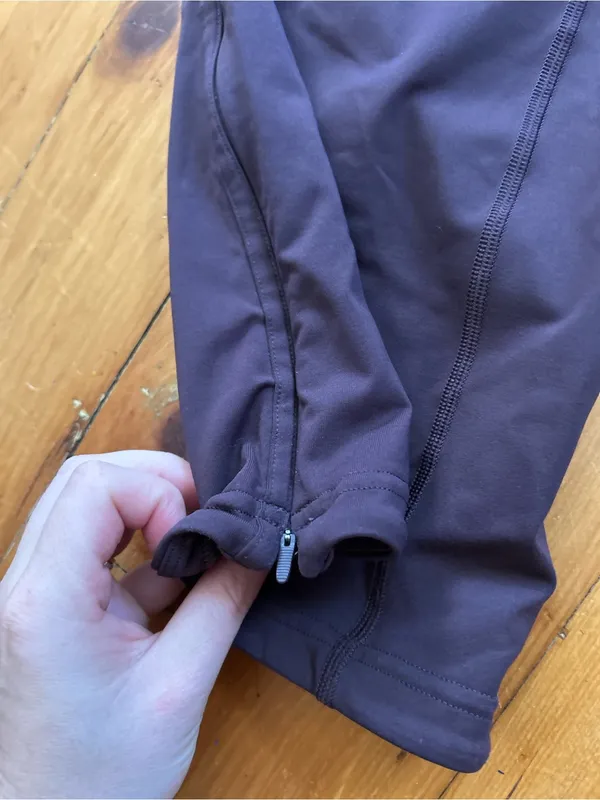 Lululemon women’s purple straight sweatpants 8 zip ankle - Image 4
