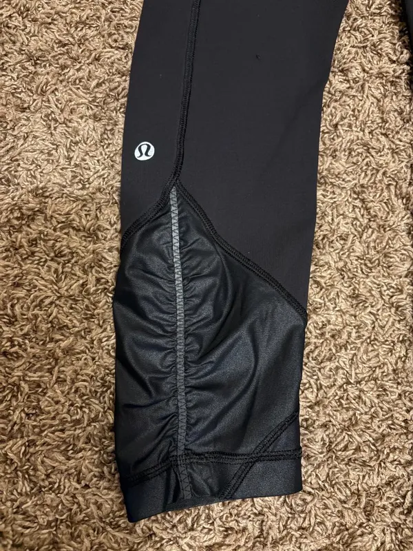 Lululemon Embellished Cuff Leggings Estimated Size 6 Solid Black Neutral Pull On - Image 3