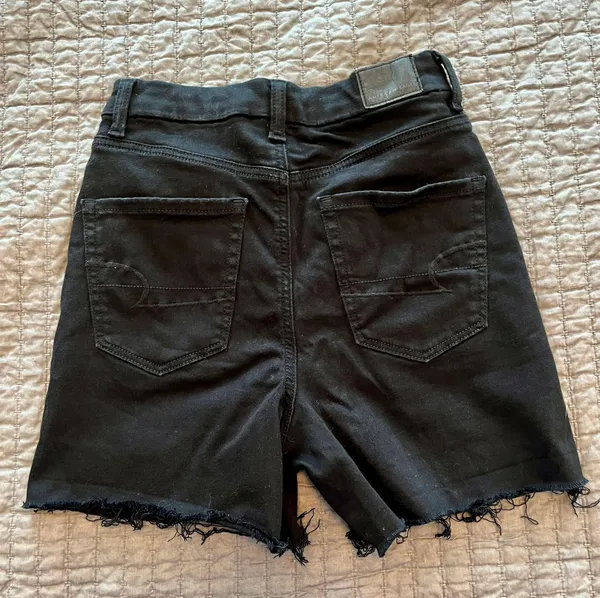 American Eagle Next Level Curvy Super High Waisted Shorts - Image 4