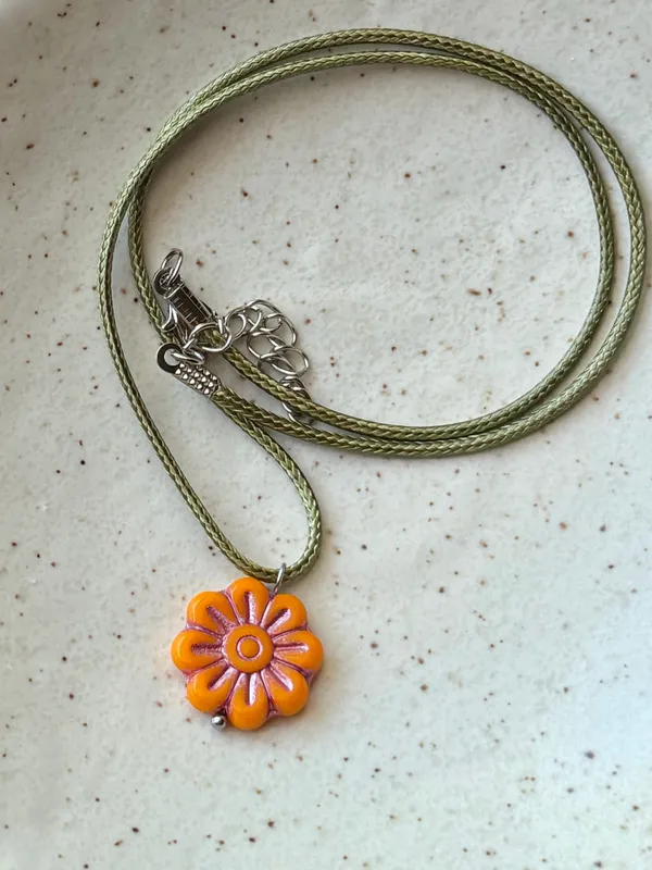 Handmade unique fairy retro cute Czech glass flower necklace🧡 - Image 4