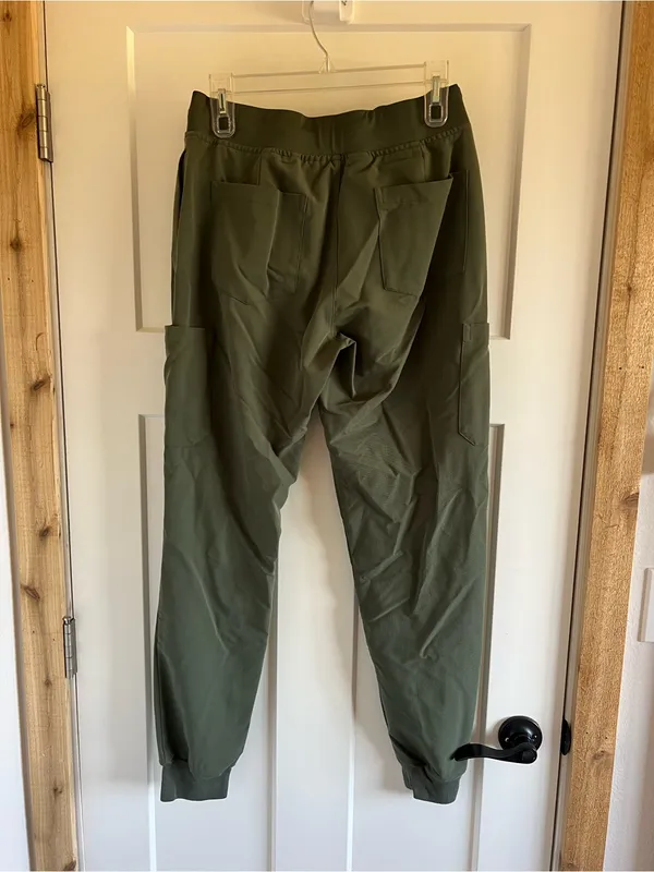Mandala Women's Olive Green V-Neck Scrub Top & Jogger Pants - Image 7