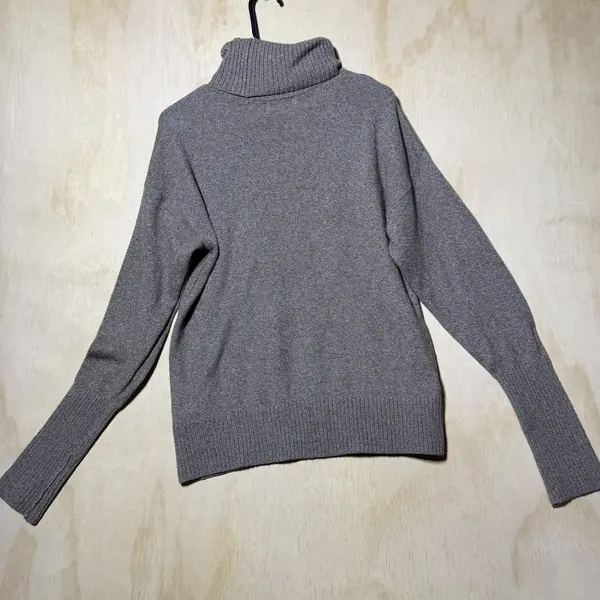 Old Navy SoSoft Womens Small Turtleneck Sweater Gray Taupe Ribbed Pullover - Image 6