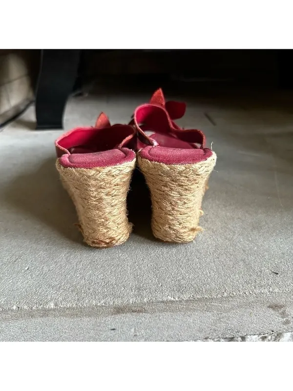Me Too red flower wedge sandal size 7 - Image 6