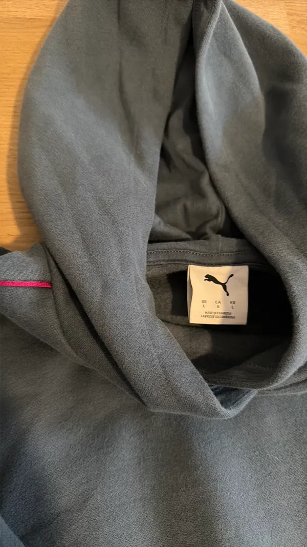 Puma Women’s Hoodie Sweatshirt - Image 3