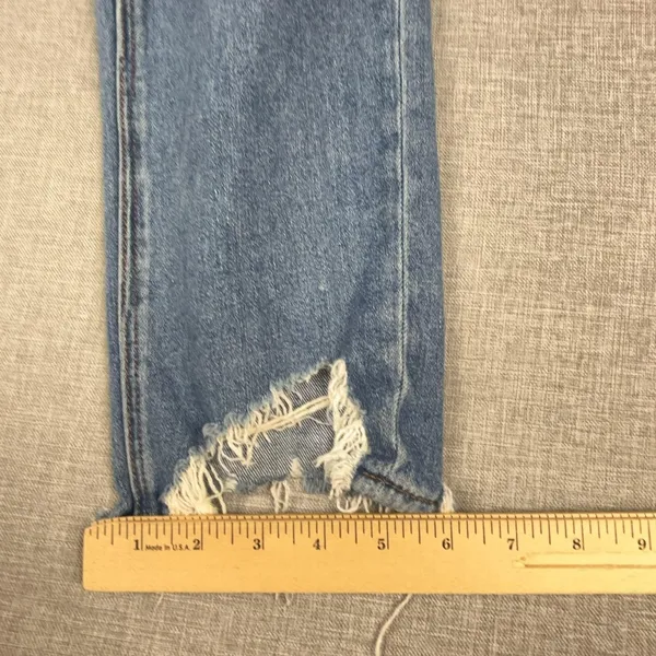 American Eagle Jeans Womens 6 Blue High Rise Mom Distressed Ripped Knees Raw Hem - Image 5