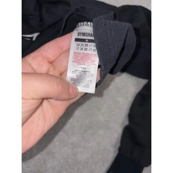 gymshark cropped hoodie Black Medium‎ Women's - Image 4