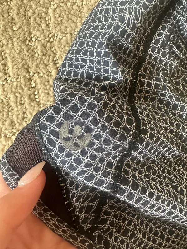 Lululemon Hotty Hot Shorts 2.5" - Image 2