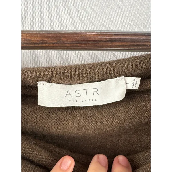 Women’s Astr The Label Large Brown Sleeveless Cowlneck Blouse - Image 4