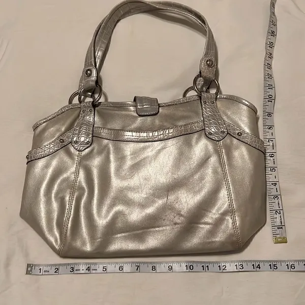 Genna de Rossi silver handbag tons of pockets animal print details GUC - Image 4