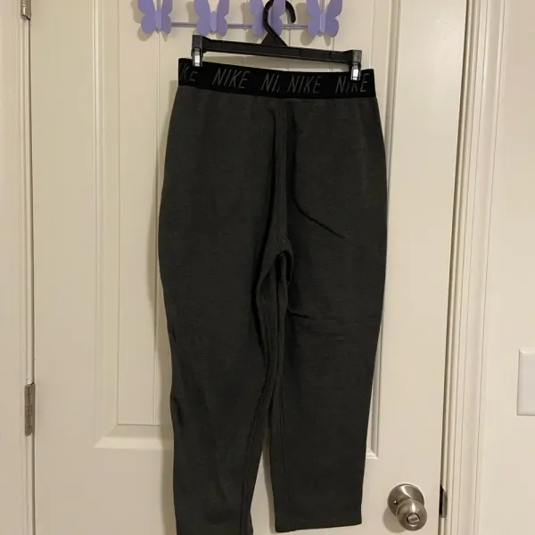 NWOT | Nike women’s gray loose cropped‎ lounge sweatpants — small - Image 6