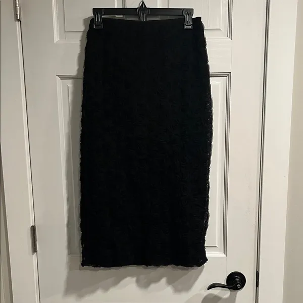 Lulu’s Luxurious Energy Black Tulle Rosette High-Waisted Midi Skirt in Black - Image 2