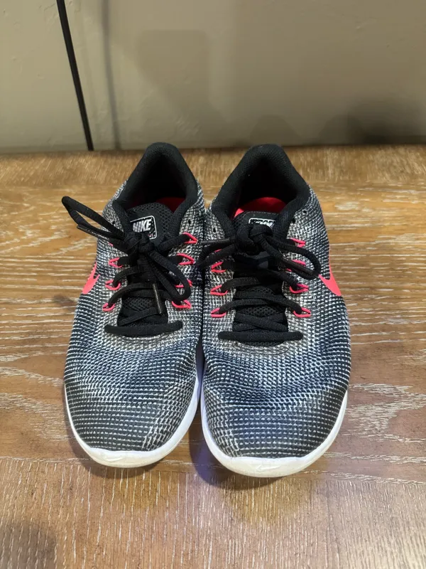 Black and Pink Nike Shoes - Image 6