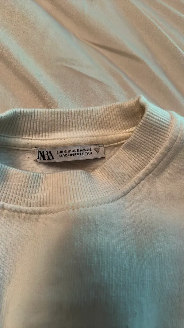 Cropped ZARA sweatshirt - Image 2