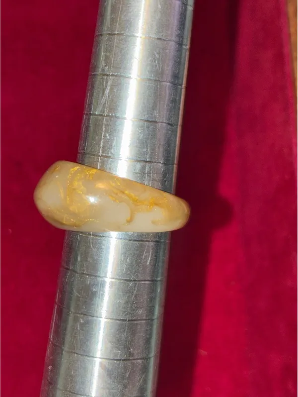 Retro Chunky Amber Acrylic Resin Dome Ring with Metallic Gold Foil Swirls Sz 7.5 - Image 4