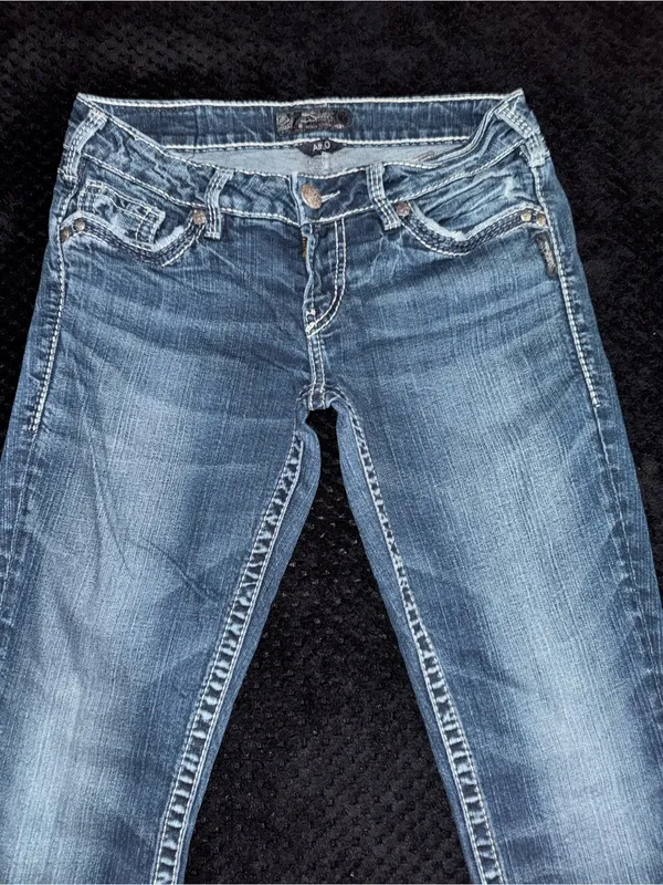 Silver Jeans Co Women’s Aiko Mid Rise Jeans Blue Dark Wash Size 28 - Image 2