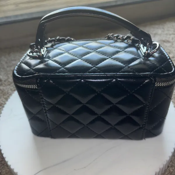Black Quilted Top Handle Vanity Case Bag 👜 - Image 4