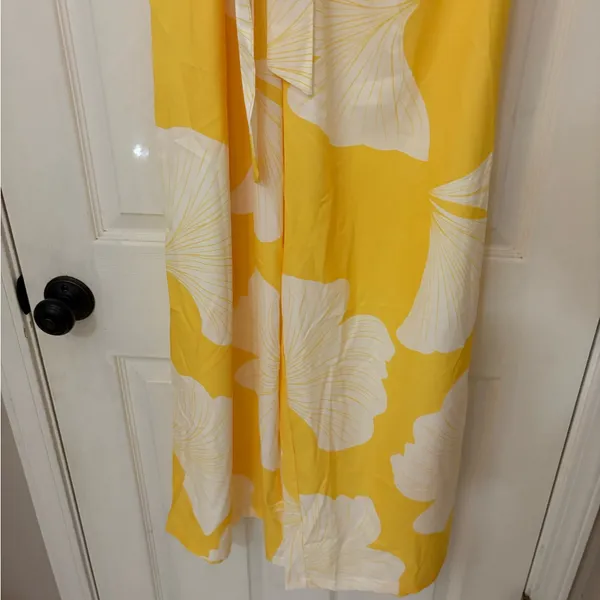 SHEIN Yellow And White Halter Jumpsuit with Waist Tie - Image 4