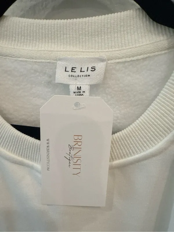 Le Lis Aspen Ski Club White Graphic Crewneck Sweatshirt Medium NWT - Image 3