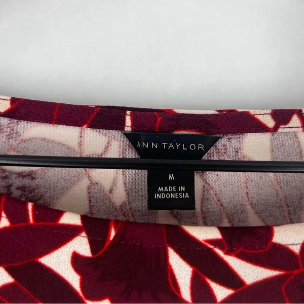 Ann Taylor Elegant Burgundy Floral Print Stretch Crepe Women's Bell Sleeve Top M - Image 2
