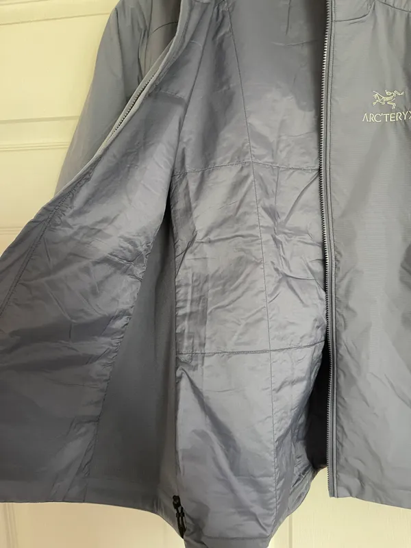 Arcteryx ATOM HOODED INSULATED JACKET WOMEN'S color in stratus size S NWT - Image 4
