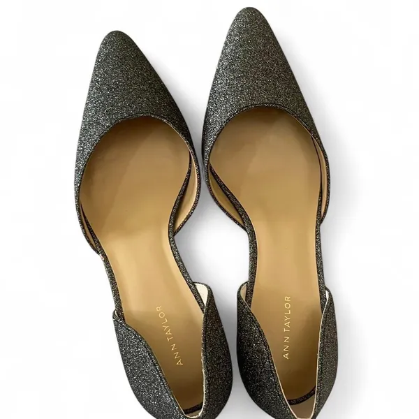 Ann Taylor Silver Kitten Heel Pumps Sz 7.5 - Image 5