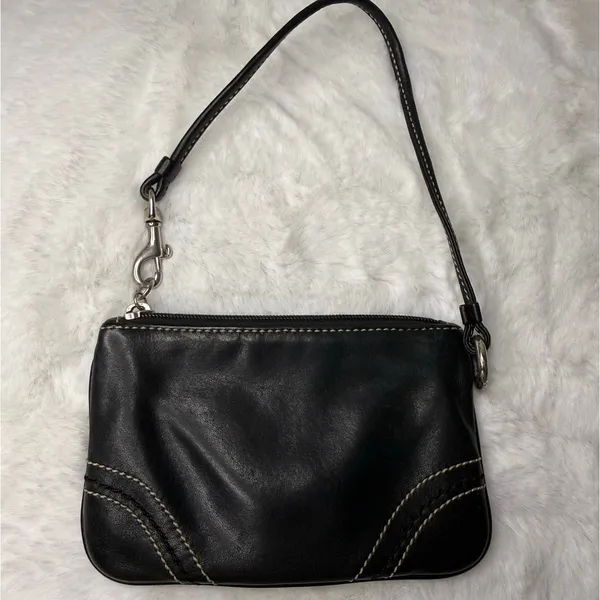 y2k COACH Black Leatherware Wristlet - Image 2
