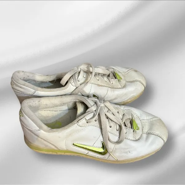 Nike White Athletic Shoes‎ - Image 5