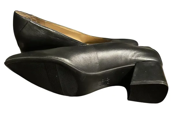 Elegant Black Leather Women's Shoes - Image 2