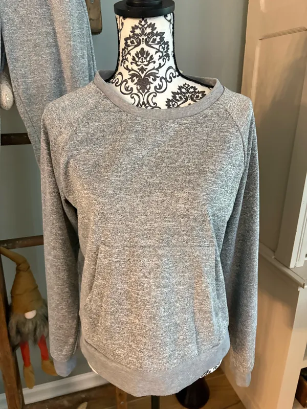 YMR size large Gray two piece sweat outfit set - Image 2