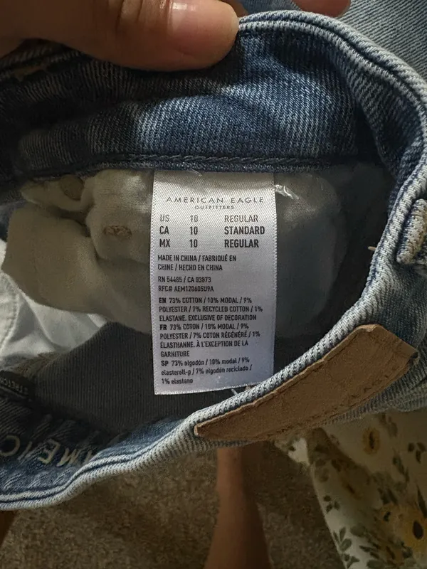 American Eagle Mom Jean - Image 2