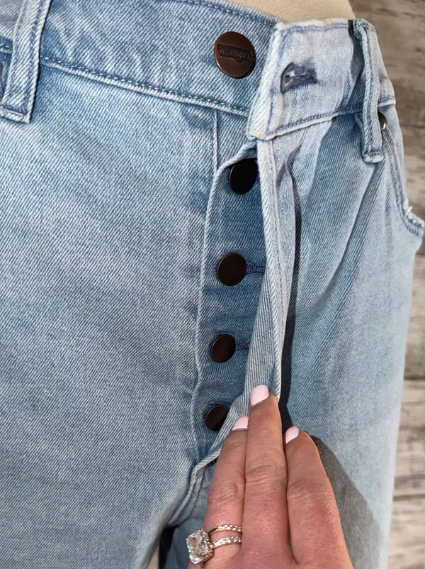Wrangler Shorts Distressed Denim Cutoff Frances - Image 5