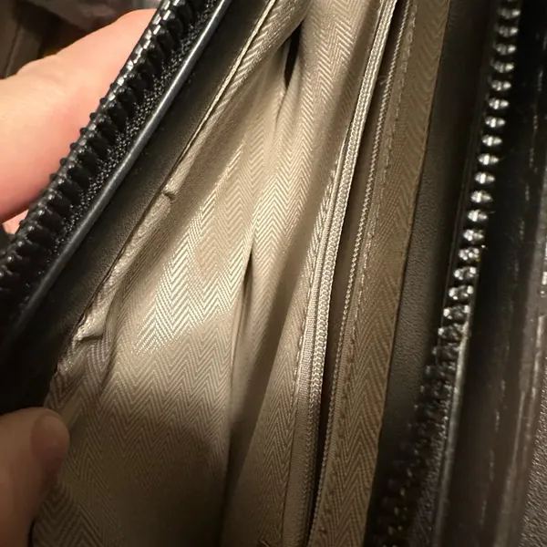 Elegant Black Leather Shoulder Bag - Image 3