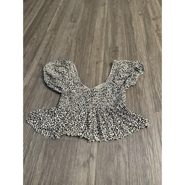 Urban‎ Outfitters Crop Top Women's M Angelo Animal Cheetah Print Smocked - Image 11