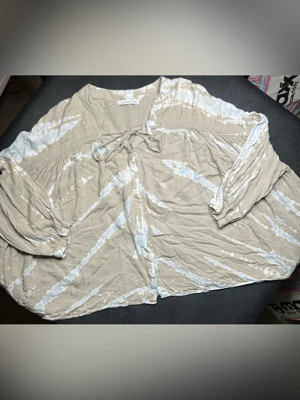 Young Fabulous & Broke Size L Beige Tie Dye Long Sleeve Peasant Blouse - Image 3