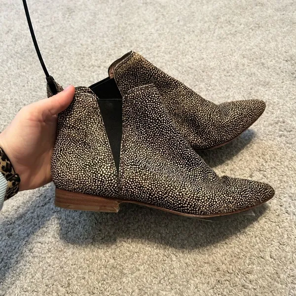 Madewell Gold Black Dotted Calf Hair Chelsea Ankle Boots Pointed Toe‎ Womens 7 - Image 3