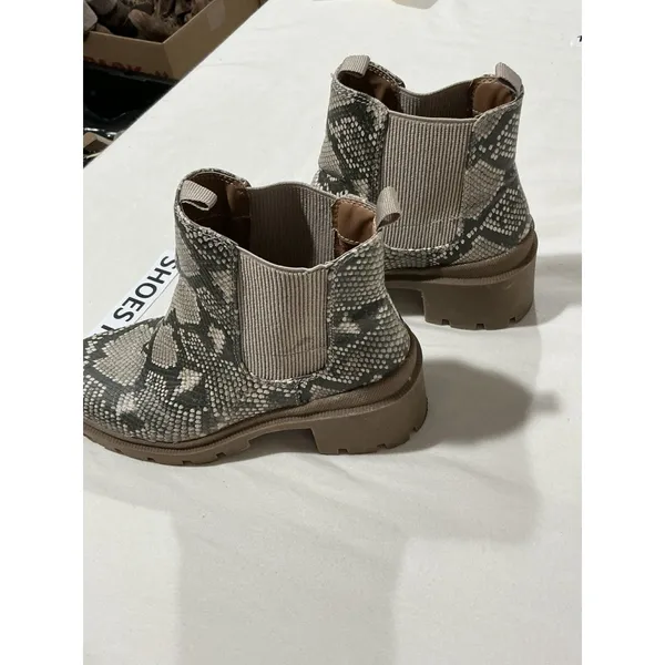 Woman’s Universal Thread Snake Print Y2k Pull On Combat Boots 7.5 Chunky Heel - Image 3