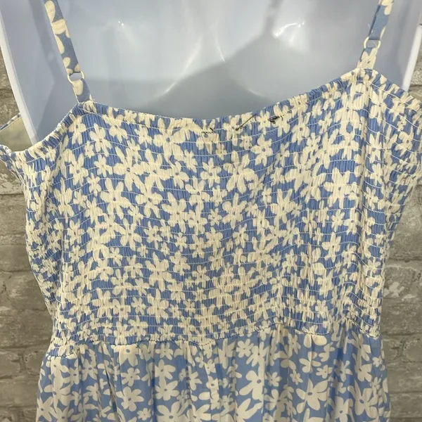 Lila Rose Blue Floral Romper - Image 5