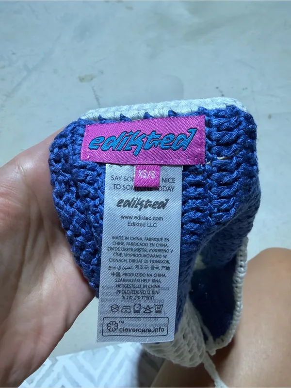 Edikted Blue and white Crochet top strapless XS/S - Image 4