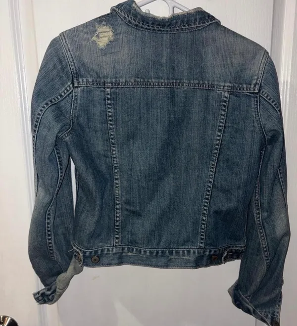  American Eagle Distressed Jean Jacket - Med - Image 3
