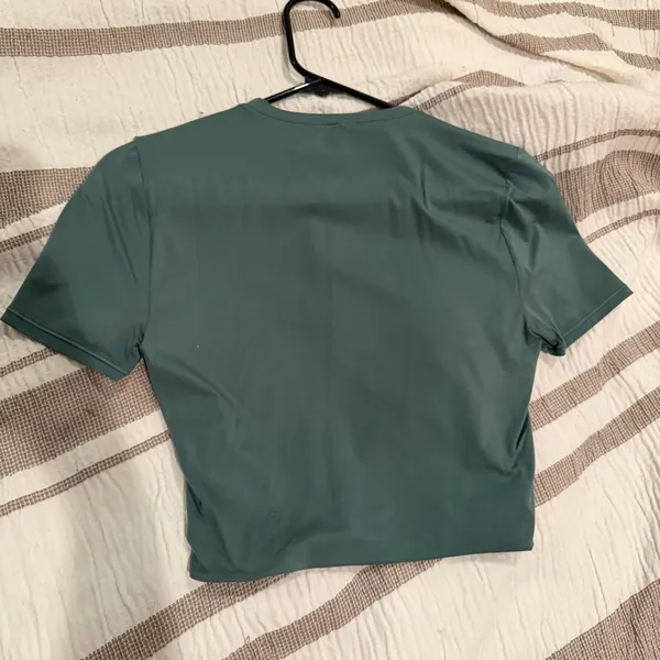 Lululemon Crewneck Cropped T-Shirt in Medium Forest - Image 9