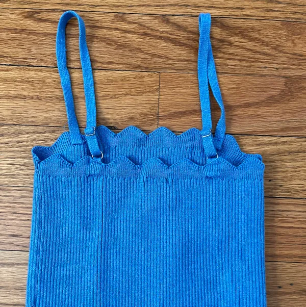 Scalloped Cropped Tank Top - Image 2