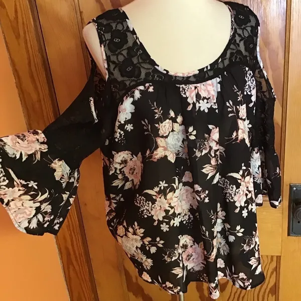 Charming Charlie Black Floral Cold Shoulder Blouse XL Lace Boho Flowy Top - Image 14