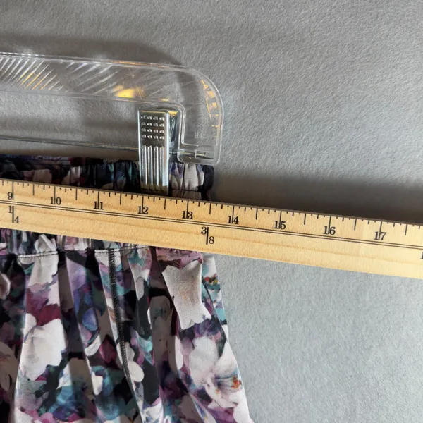 361 | Lululemon Tracker Short‎ Women 8 Floral Print Lined Running Shorts - Image 3