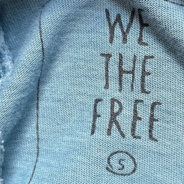 WE THE FREE Blue Distressed Washed Cotton Long Sleeve Tee T-Shirt Top - Sz Small - Image 8
