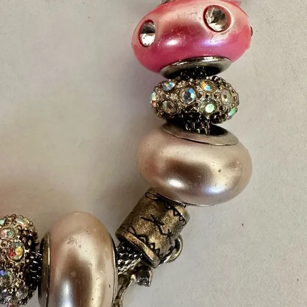 NRQ Avon pink heart tinkerbell rose charm bracelet - Image 11
