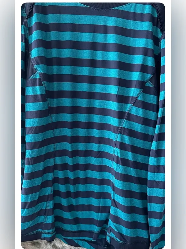 10. Lululemon base runner sz 12 Euc - Image 2
