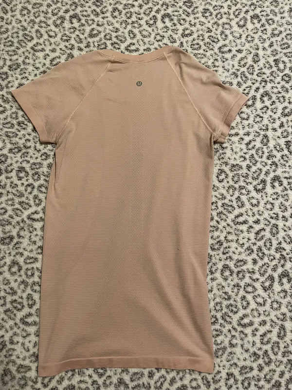Lululemon Swiftly Tech Short Sleeve - Image 2