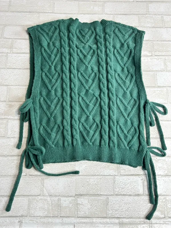 She & Sky Vintage Inspired Cable Knit V-Neck Side Tie Sweater Vest - Green - Image 3